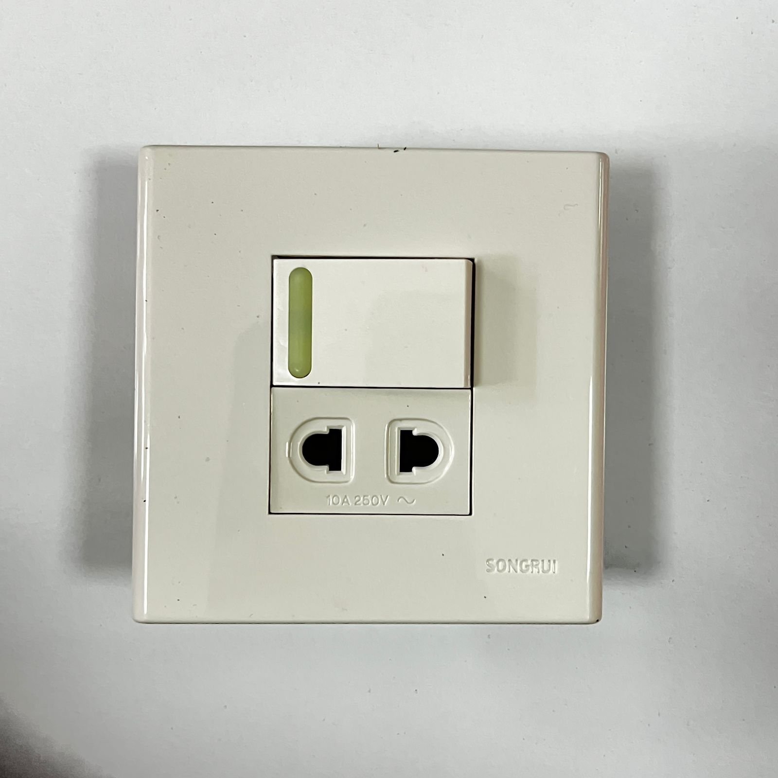 5fb4ab6e-c23d-4276-a94b-38c87d5c9368.jpeg Songrui tək rozetka tək vkl - Image 1